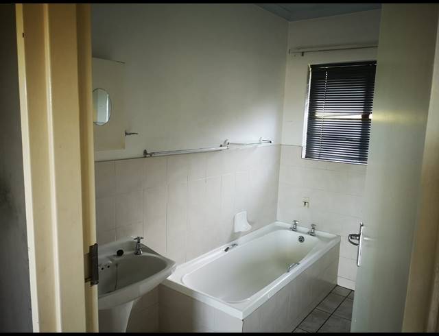 3 BEDROOM SIMPLEX RENTED IN HAYFIELDS